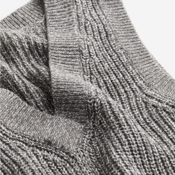 H&M | Rib-knit Sweater Vest - Picture 2 of 3